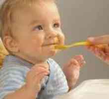 Ko boste morali začeti dopolnilne dojenčkov hranjenja?