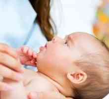 Dojenček hranjenje v prvih dneh
