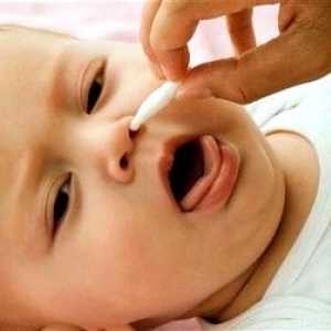 Kako ravnati z izcedek iz nosu pri dojenčkih doma