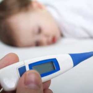 Kako zmanjšati temperaturo otroka?