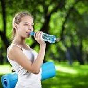 Znanstveniki so se naučili, kako piti vodo in shujšati